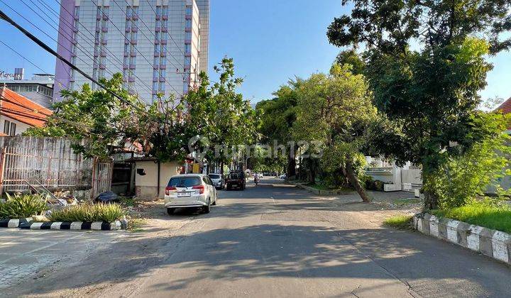 Dijual Rumah Tinggal + Komersil di Jalan Ronggolawe 2