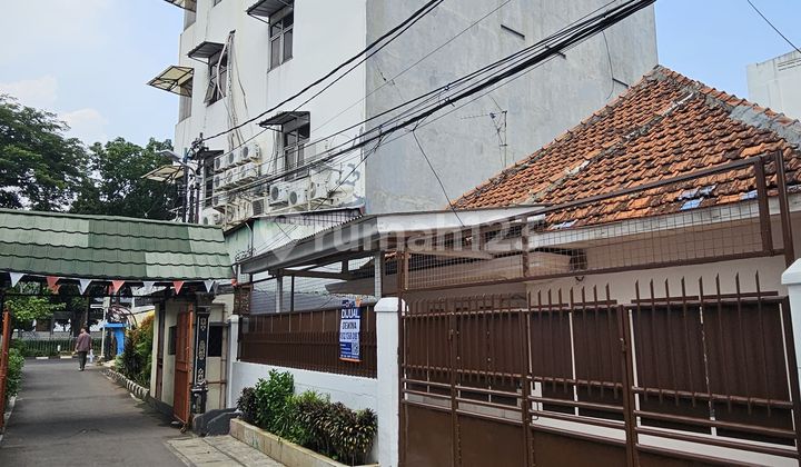 For Sale Central Jakarta House Behind Senen Station Very Strategic Location With 4 Bedrooms 2