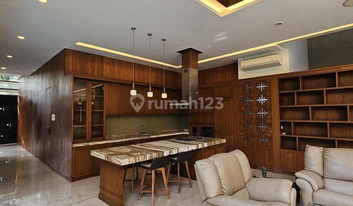 Rumah Modern Mewah Full Fasilitas Cocok Untuk Expat Di Central Lippo Karawaci Yang Strategis 2