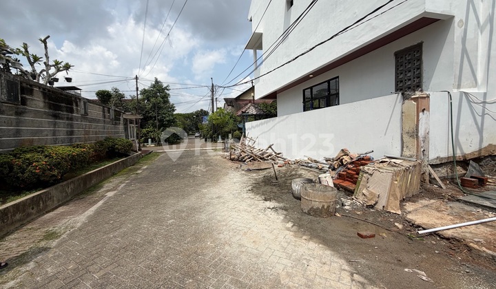 Dijual Rumah 3 Lantai Bangunan Baru Lebar 6 Meter di Melati Mas 2