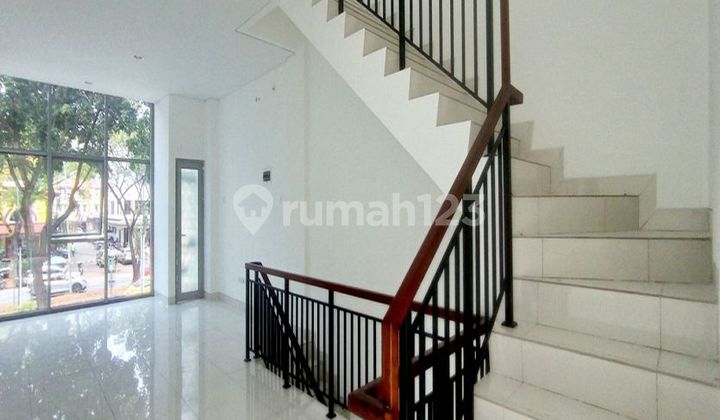 Quick Sale Price Drop 3-Story Shophouse in BSD Modern Market 2