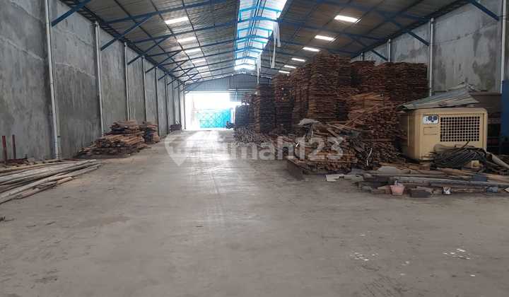 Gudang Zona Industri Lokasi Daleman,Klaten Luas 3264M2