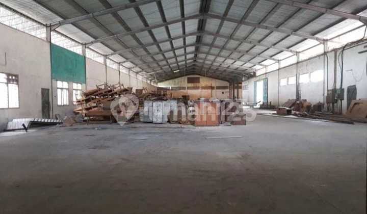 Gudang Zona Industri Lokasi Banjarsari,Solo Luas 5752M2