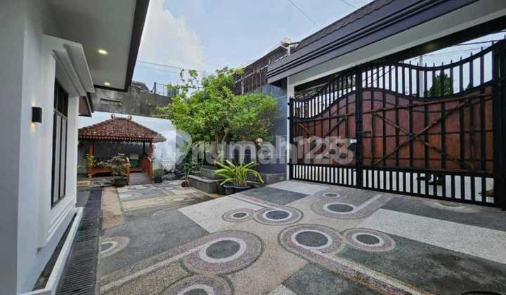 Rumah Modern Mewah Siap Huni Lokasi Banjarsari,Solo Luas 554M2 2