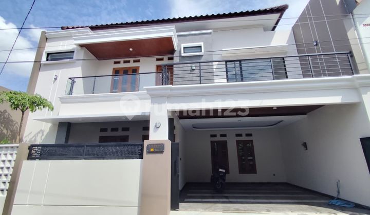 Rumah Mewah di Pusat Kota Lokasi Banjarsari,Solo Luas 137M2