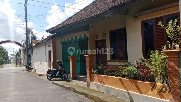 Dijual Rumah Dan Ruko 3 Muka Pinggir Jalan Raya Jatinom Klaten,650m2,bu  2