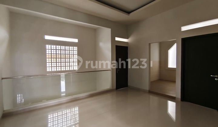 Rumah Mewah di Pusat Kota Lokasi Strategis Banjarsari,Surakarta Luas 260M2