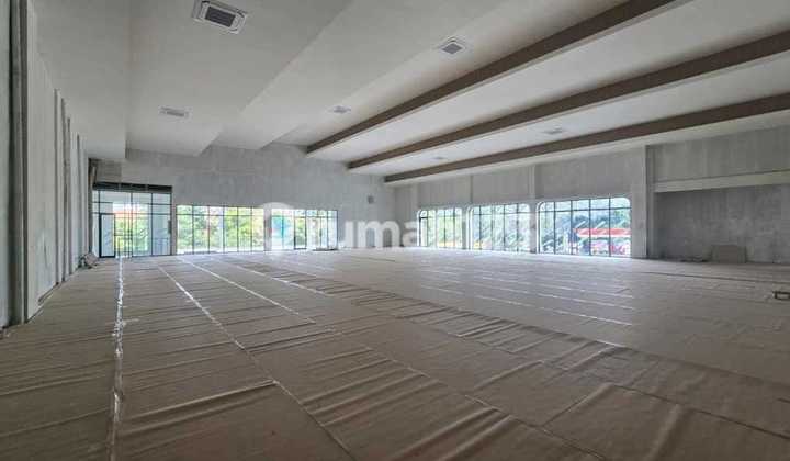 Ruang Usaha Premium Super Strategis Lokasi Laweyan,Solo Luas 1835M2