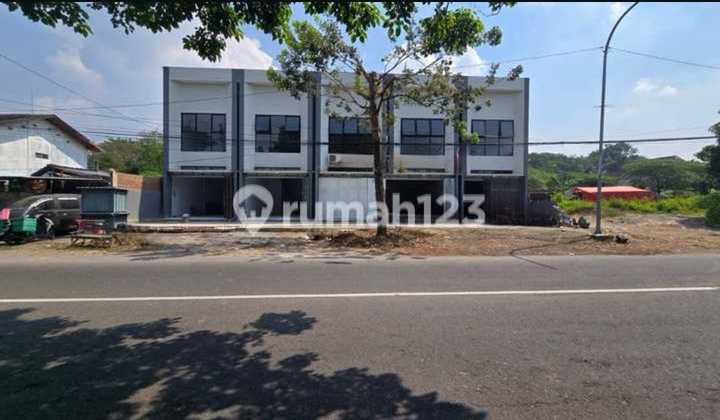 Ruko Baru Gress Lokasi Super Strategis Jebres,Solo Luas 64M2