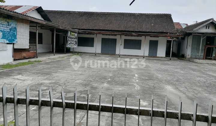 Strategic House Location in Colomadu, Karanganyar, Area 1000M2 2