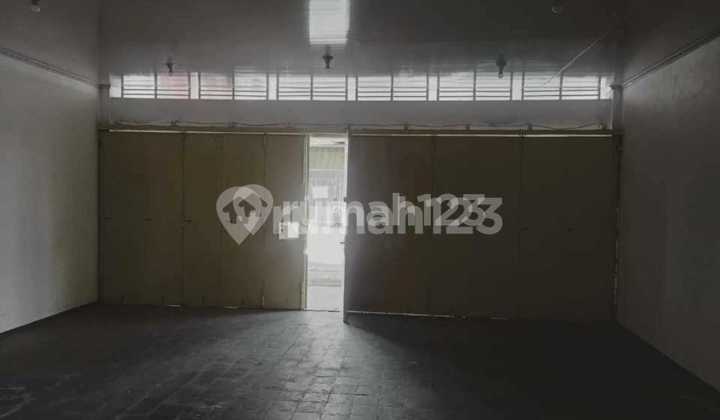 Strategic Shop House Location Banjarsari, Solo Area 258M2