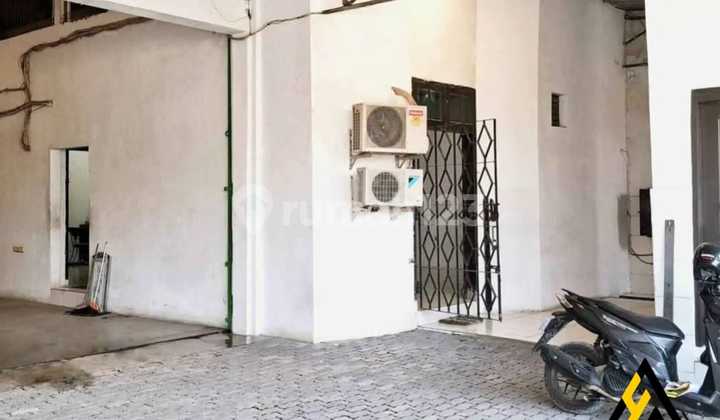 Red Zone Industrial Warehouse for Rent in Gayamsari, Semarang 2200m2 Near Toll Exit 1