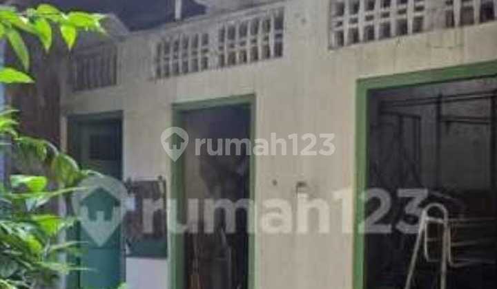 Strategic Super Shop House Location in Slamet Riyadi City Center Solo Area 565M2 2