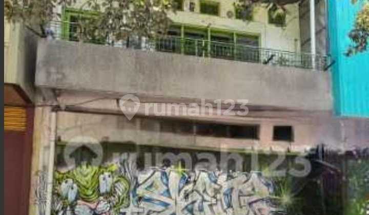 Strategic Super Shop House Location in Slamet Riyadi City Center Solo Area 565M2 Strategic Super Shop House Location in Slamet Riyadi City Center Solo Area 565M2