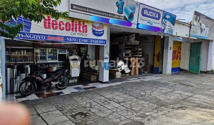 House and Active Building Shop Location Yogyakarta Area 1151M²