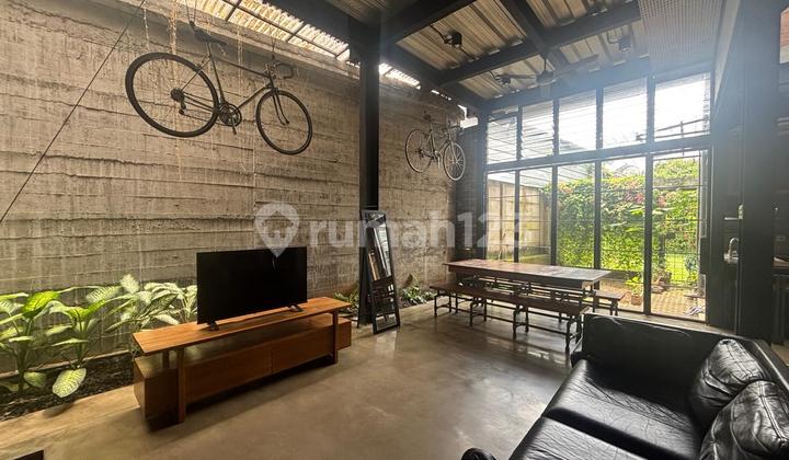 Rumah Dijual Gaya Industrial Furnish Strategis di Emerald Bintaro Jaya Sektor 9 2