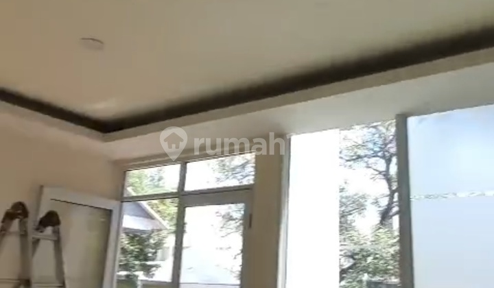 Commercial House by the Roadside