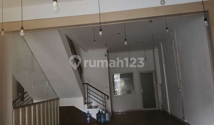 Ruko Pc2 Hadap Jalan Bebas Gate Parkir