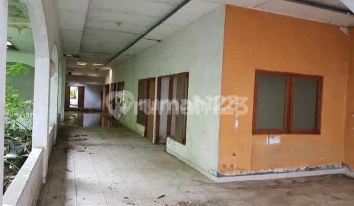 Land with Building Bonus Yellow Zone Location Laweyan, Solo Area 2498M2