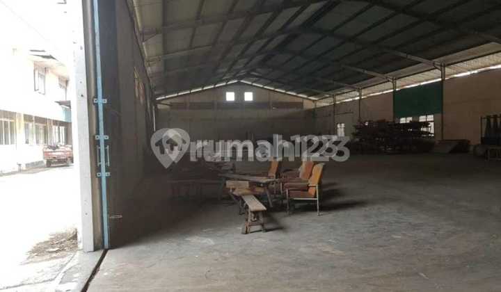 Warehouse in Banjarsari Industrial Zone, Solo, Area 5752M2
