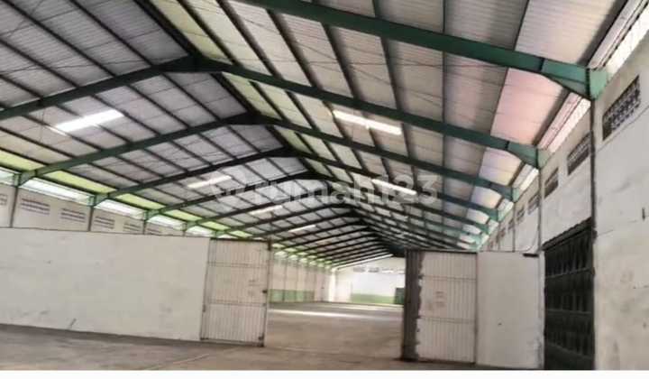 Strategic Industrial Area Warehouse in Jaten Karanganyar, Area 5000m2