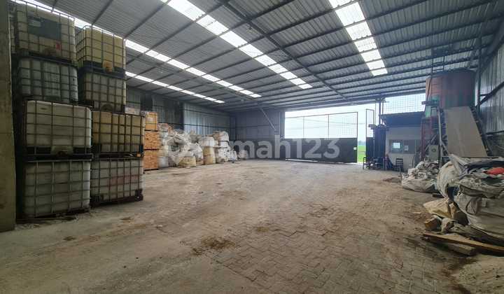 Warehouse Yellow Zone Bendosari, Sukoharjo Area 2569M2 Warehouse Yellow Zone Bendosari, Sukoharjo Area 2569M2