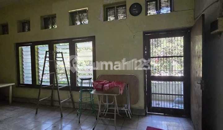 Strategic Shop House Located in the City Center of Slamet Riyadi Solo, Area 565M2 2