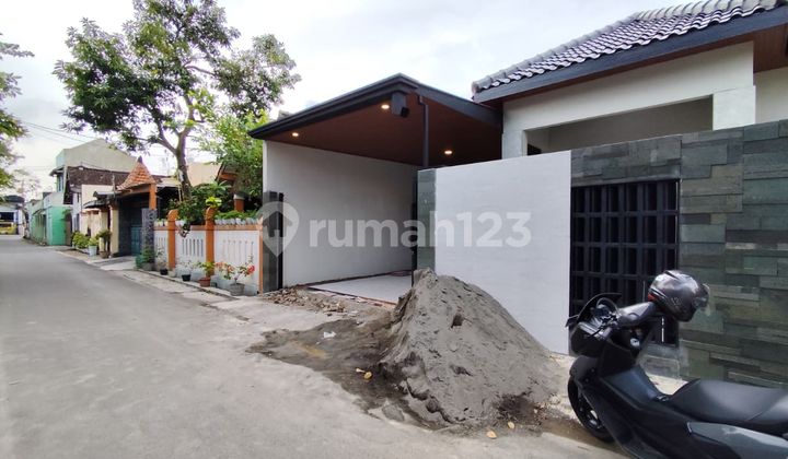 Rumah Baru Gress Lokasi Super Strategis Banyuanyar,Solo Luas 150M2