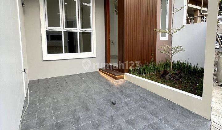 Rumah Baru 2 Lantai Lokasi Strategis Harga Murah Nempel BSD Rumah Baru SHM - Sertifikat Hak Milik di Pagedangan 2