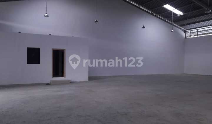 For Sale Cheap Warehouse Karawang Sentra Bizhub Warehouse in Sentra Bizhub, Jl. Teluk Jambe, Telukjambe, East Telukjambe, Karawang, West Java, Indonesia, 41361, Telukjambe 1356.0 m² Unfurnished HGB