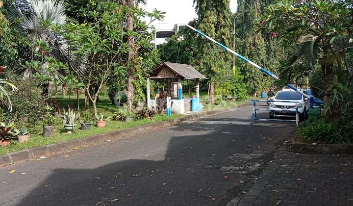 Sell Fast Cheap Modernland Tangerang Garden Flower House 2