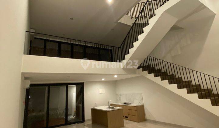 rumah cantik 3 lantai di alam sutera serpong 2