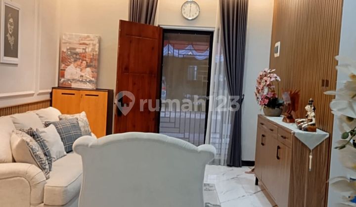 Rumah 2 Lantai Bagus Fully Furnished Suvarna Sutera Tangerang  2