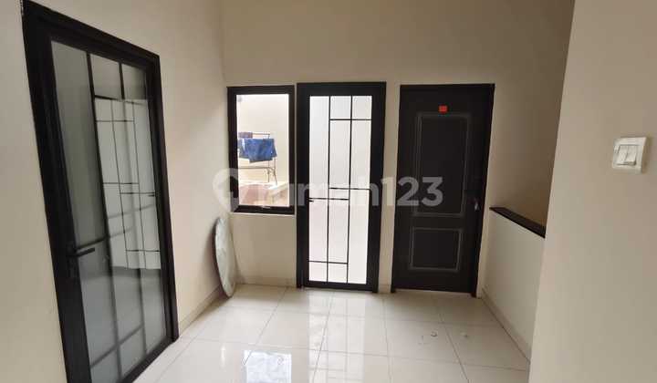Rumah 2 Lantai Siap Huni Cluster Neo Eldora Graha Raya Tangsel 2