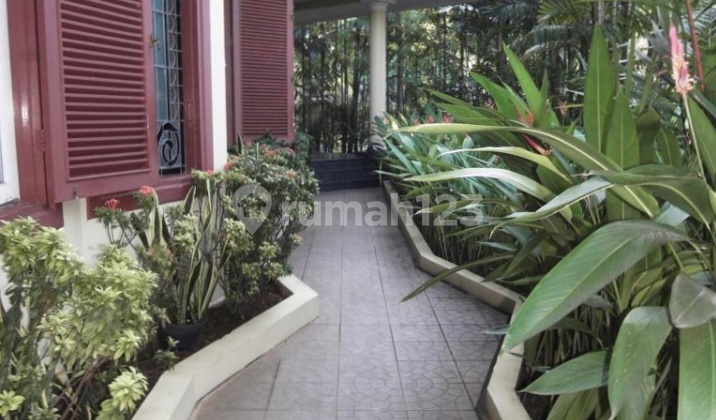 Rumah Hoek 2Lantai Rapi Pinang Perak Pondok Indah Jakarta Selatan