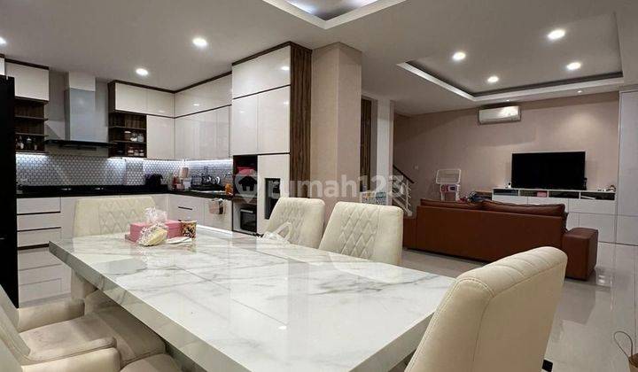 RUMAH 2Lt SIAP HUNI DI SERENADE LAKE - GADING SERPONG -  SEMI FURNISHED - HARGA MASIH NEGO 1