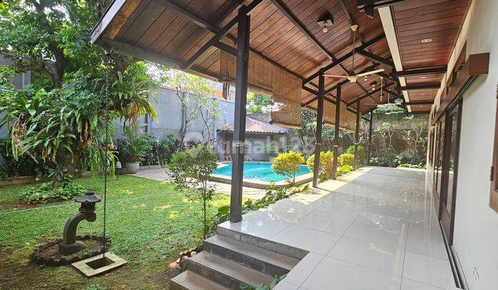 Kemang Jakarta Selatan - Rumah Classic 2 Lantai With Pool - Asri Terawat - Siap Huni - Semi Furnished 2