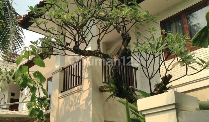 River Park Bintaro Jaya - 2.5-Story House - Well-Maintained and Very Lush River Park Bintaro Jaya - 2.5-Story House - Well-Maintained and Very Lush