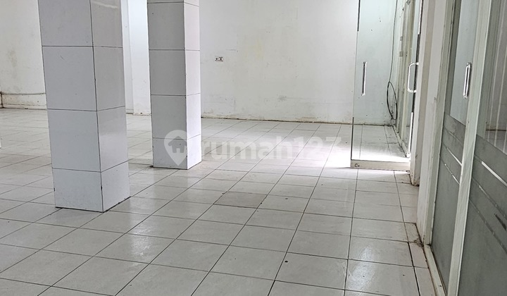 Disewakan Ruko 2 Lantai di Graha Raya.- Parkir Luas