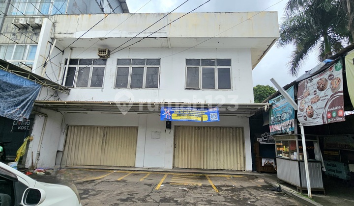 For Rent 2-Story Shop House in Graha Raya - Spacious Parking 2