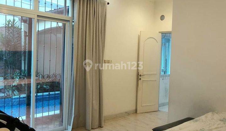 Rumah 1 Lantai With Pool di Permata Bintaro Sektor 9 - Tanah Luas - Bagus Siap Huni 1