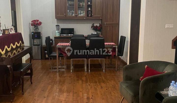 Rumah 2lt Di Cluster Maxwell Gading Serpong - Rumah Sangat Rapih Terawat - Semi Furnished 2