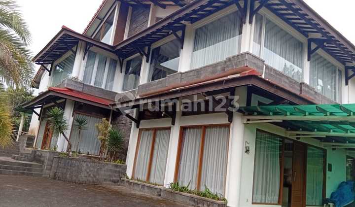 Di Jual Villa Di Lembang Bandung - Bangunan Dan Halaman Luas + Kolam Renang Di Jual Villa Di Lembang Bandung - Bangunan Dan Halaman Luas + Kolam Renang