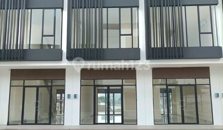 Di Sewakan Ruko Hampton Walk Gading Serpong - Type Alfresco 2 Fasade Di Sewakan Ruko Hampton Walk Gading Serpong - Type Alfresco 2 Fasade