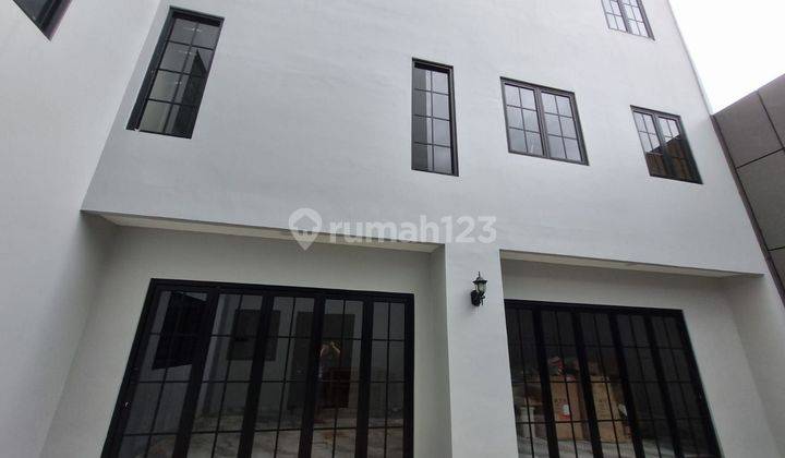 Rumah Full Renov 2 Lantai Di Giri Loka Bsd - Semi Furnished 2