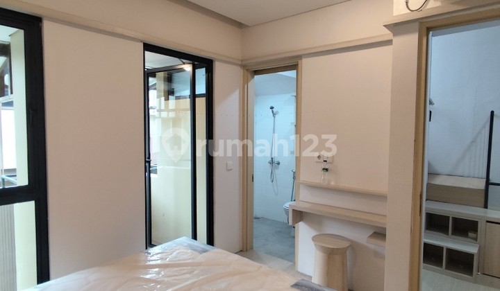 3-story house with dimensions of 6x10, Impresahaus R, Tabebuya, BSD City, Tangerang, 1 carport. 2