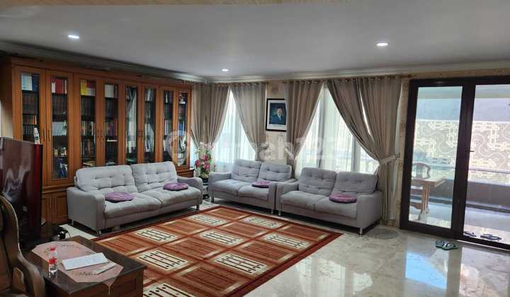 Classic Modern Cozy House in Lippo Karawaci Tangerang 1K90005H