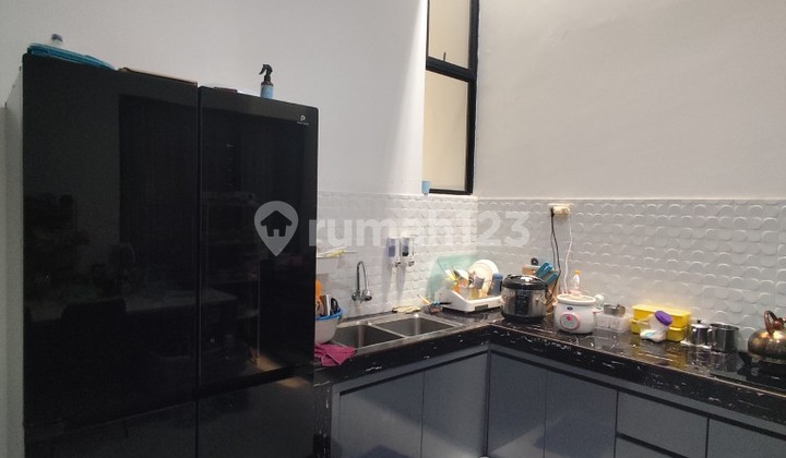 Rumah 2 LT Full Renov ukuran (9x15) di Suvarna Sutera Tangerang 1K90006C 2