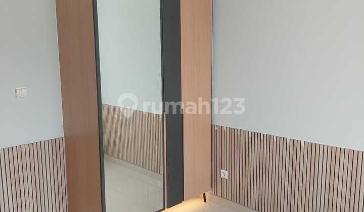 Rumah 2 Lantai Uk 8x20 di Mahoni Suvarna Sutera Tangerang 1K900052 2