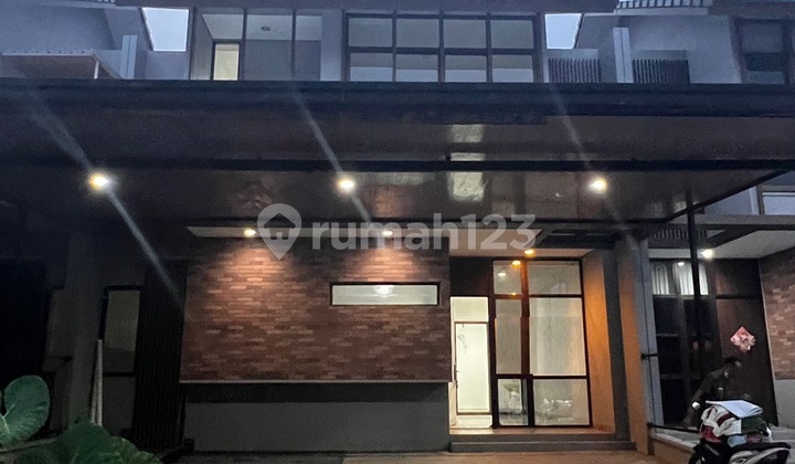 Dijual Rumah 2LT di cluster Dakota Suvarna Sutera Tangerang 1K900059